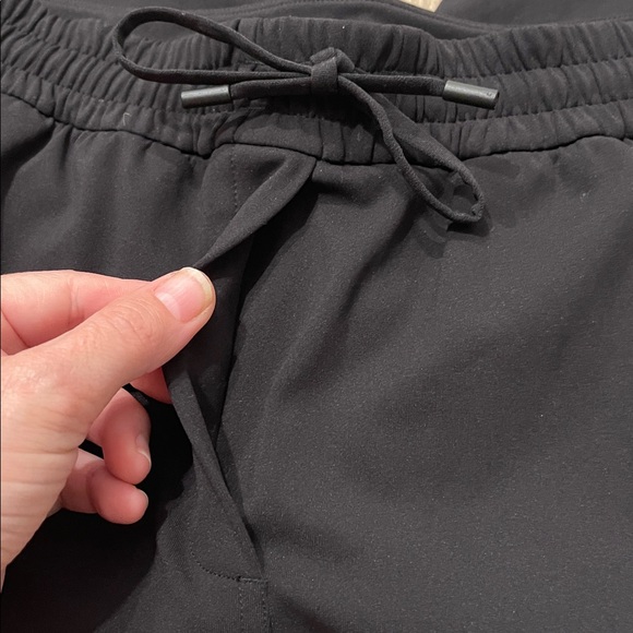 Lululemon Tapered Leg Mid-Rise Work Trouser Pants 7/8 Length Black Sz S 4-6 - Picture 9 of 12